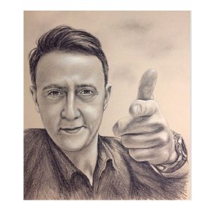 Charakterstarke Bleistiftzeichnung eines Mannes mit deutender Geste von Künstler Ferhat Tursun.