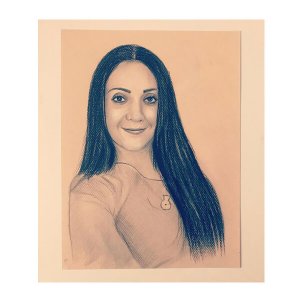 Realistische Porträtzeichnung einer Frau mit langen dunklen Haaren von Ferhat Tursun.