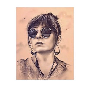 Handgezeichnetes Bleistiftporträt einer jungen Frau mit Sonnenbrille, erstellt von Portraitmalerei Vogelmann.